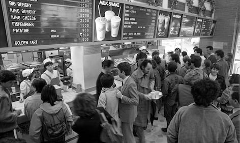 McDonald's chiude in piazza San Babila, addio a un pezzo di storia 19
