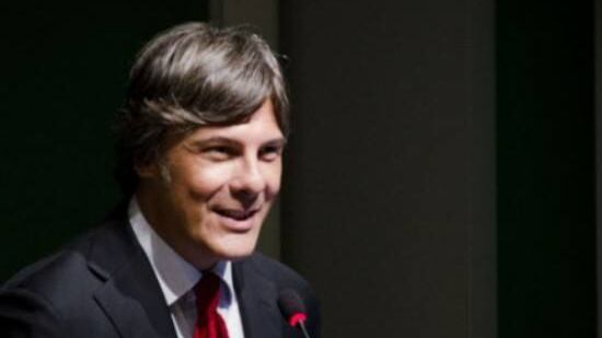 Manager del cinema giù dal 4° piano. Si indaga, il pm non crede al suicidio