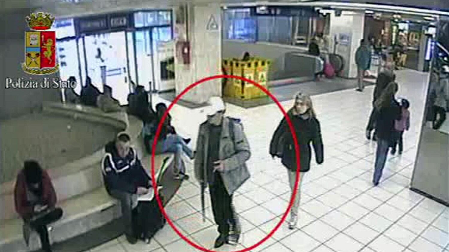 A Termini col fucile finto. "Potevo fare una strage, nessun controllo"