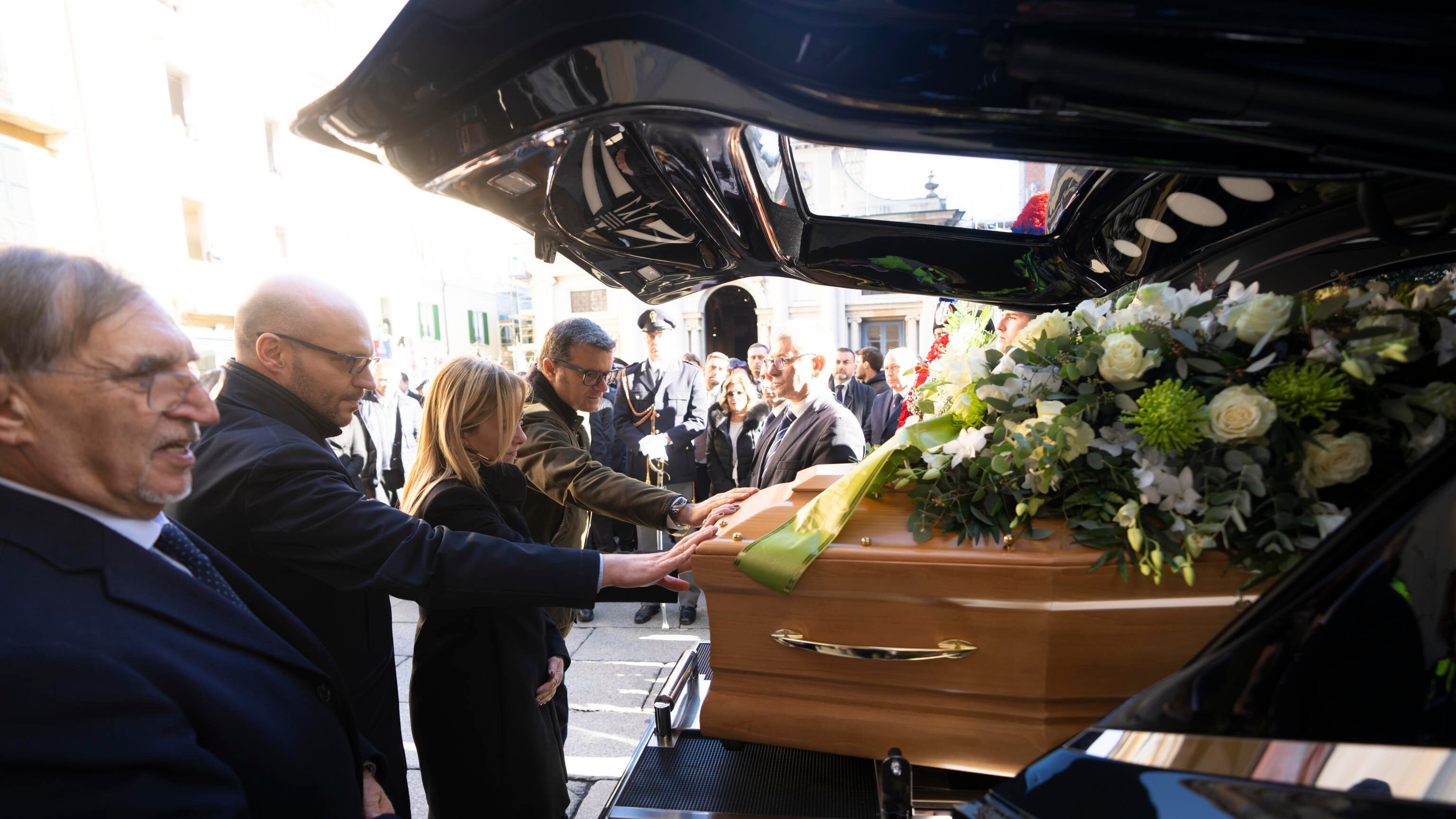 L'ultima canzone per Bobo tra Stato e barbari sognanti