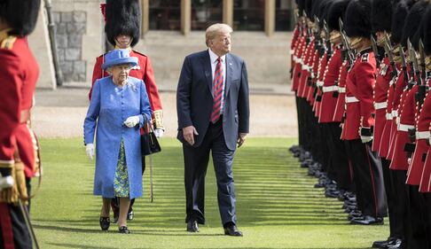 Regina Elisabetta II, le foto dell'incontro con Trump 10