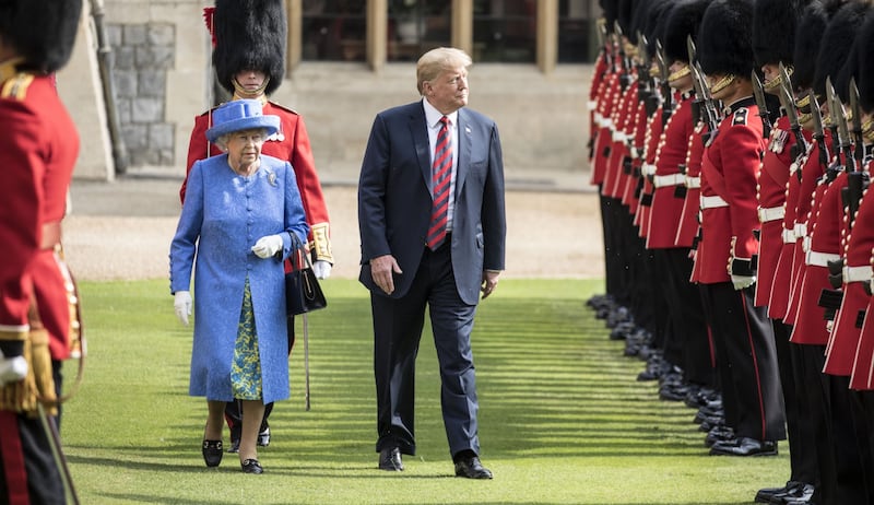 Regina Elisabetta II, le foto dell'incontro con Trump 10