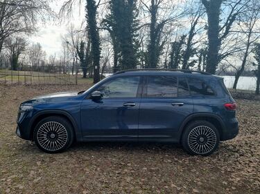 Mercedes-Benz EQB, le foto del suv elettrico: guarda la gallery 6
