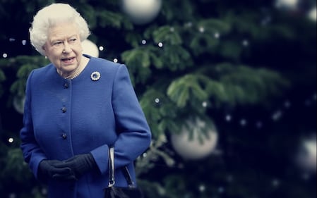 Kate Middleton ed Elisabetta II, stili a confronto 23