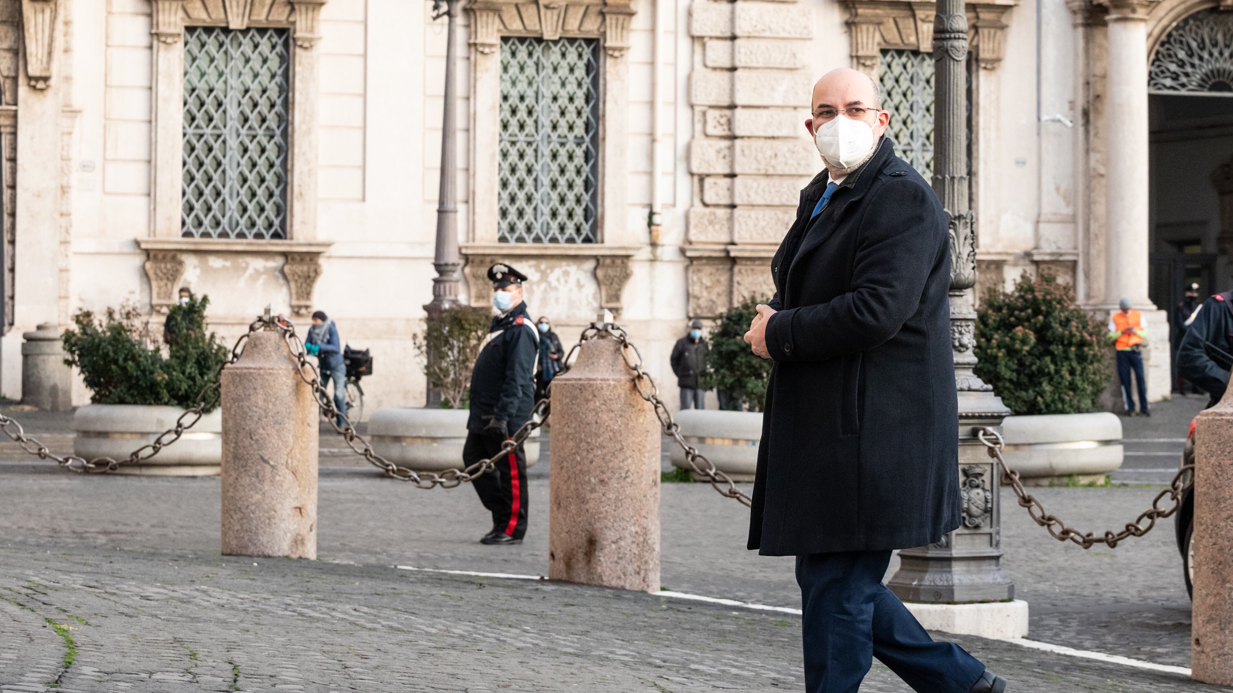 "Sbattiamo fuori chi dice caz...". Le chat bollenti nel M5S