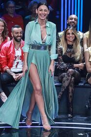 Anna Tatangelo, spacco sexy con fotomontaggio 30