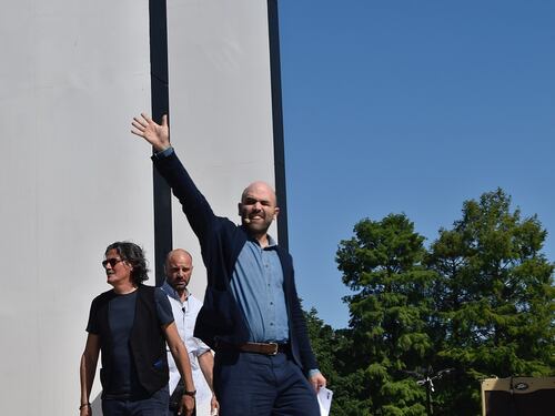 Saviano: "Salvini non sa nemmeno l'abc, M5S stampella di governo xenofobo"