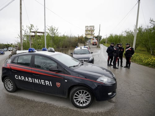 Bra, incidente fra tre auto: muore un carabiniere, grave un altro militare