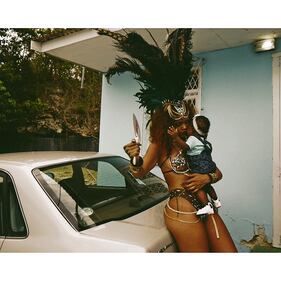 Rihanna: sexy al carnevale delle Barbados 8