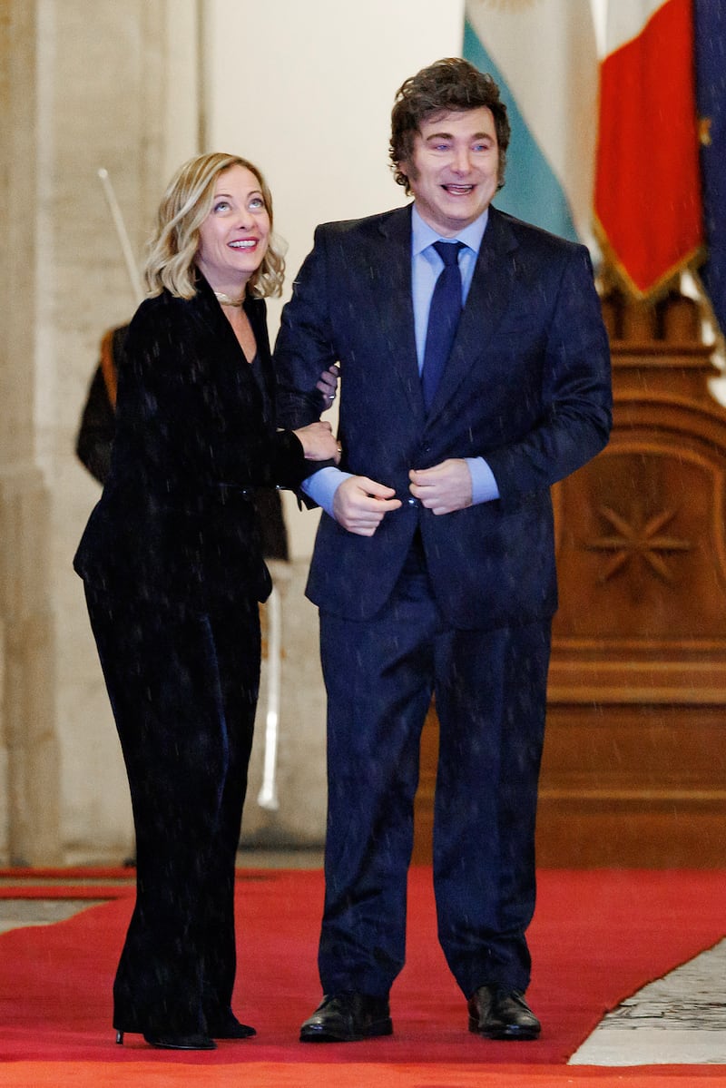 Giorgia Meloni e Javier Milei, incontro di un'ora a palazzo Chigi 3
