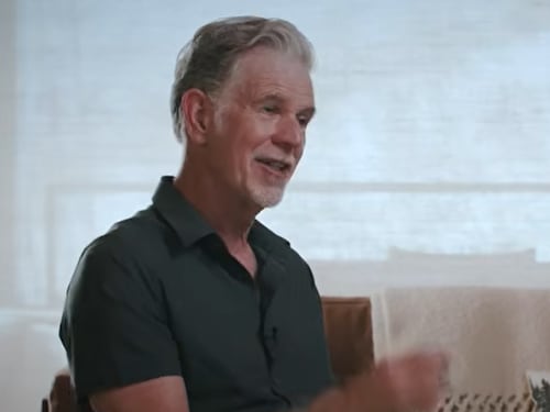 Terremoto Netflix, il cofondatore Reed Hastings lascia il timone: crollano le azioni