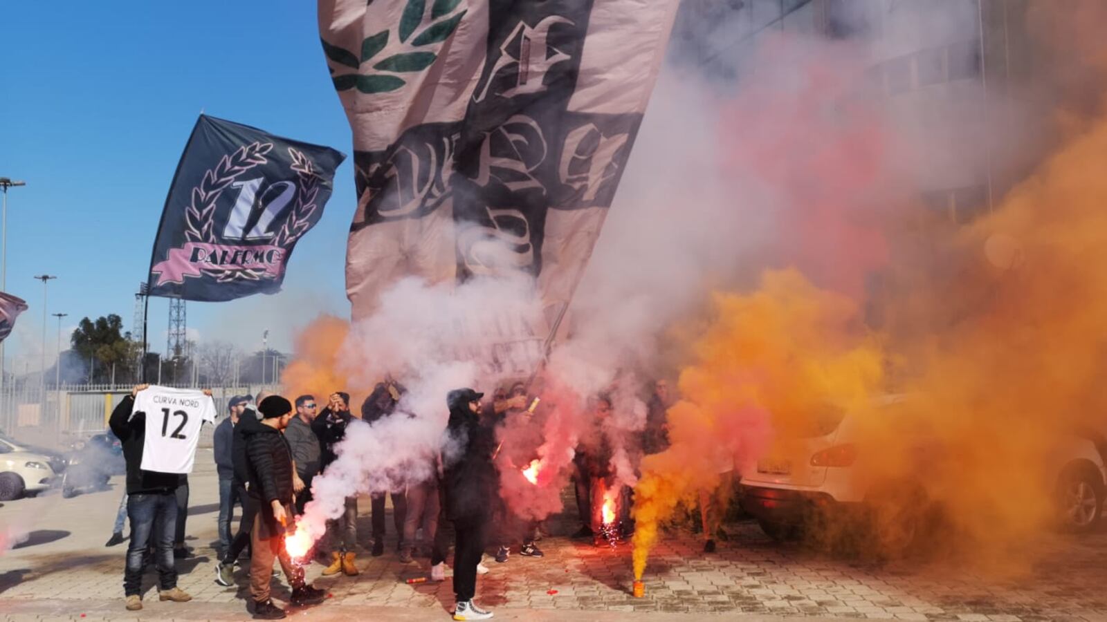 Calcio, caos Palermo: club in bilico tra il fallimento e una nuova proprietà