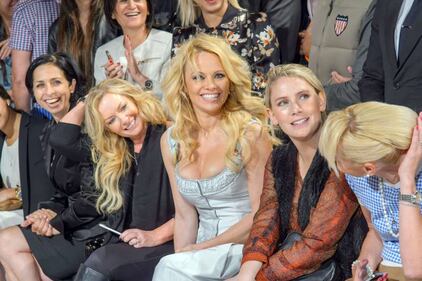 La bellezza è dopo i 50 anni: VIP, modelle e star più affascinanti 21