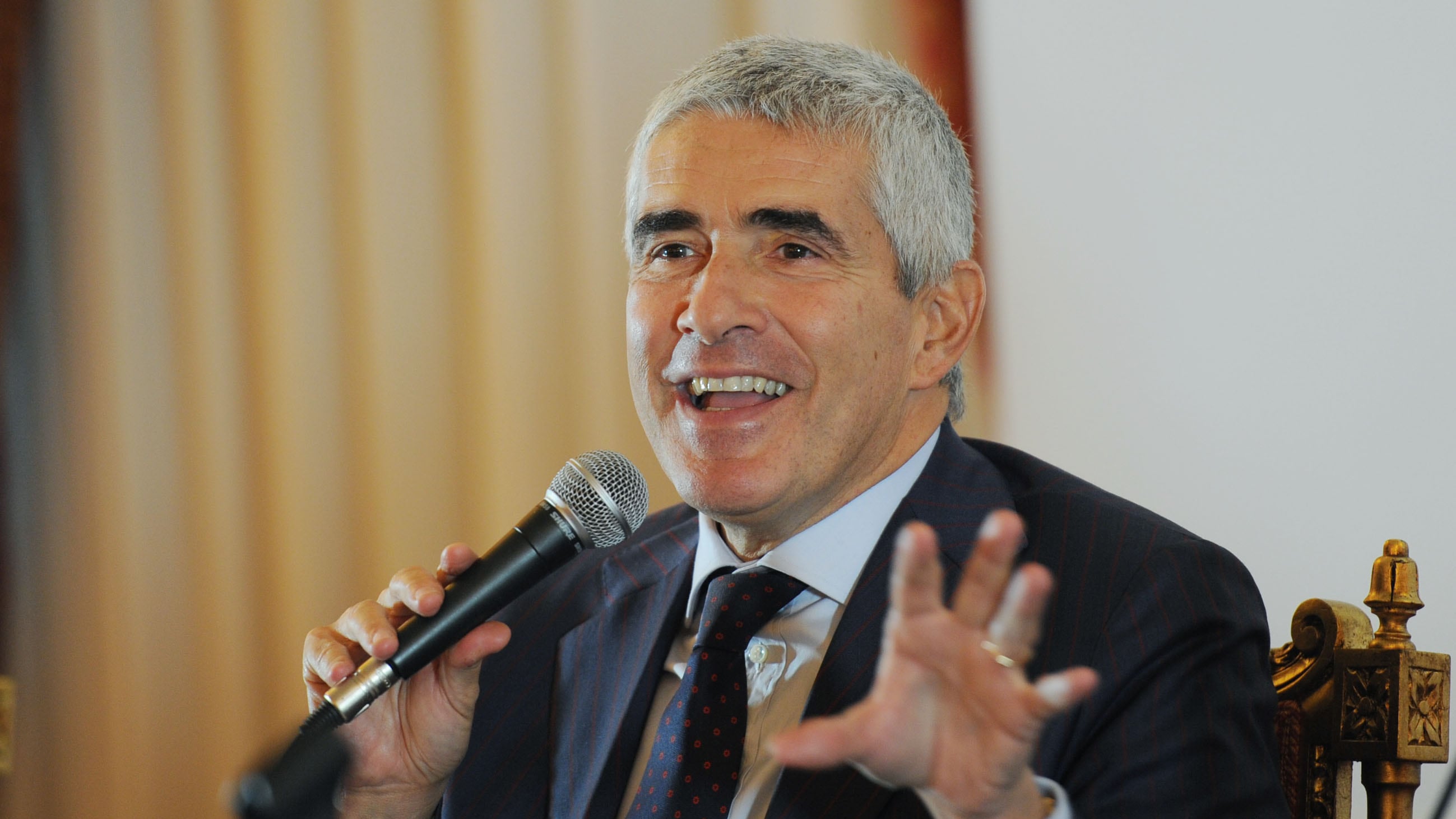 I sondaggi premiano il Cav? "Con Casini il centrodestra vincerebbe al primo turno"