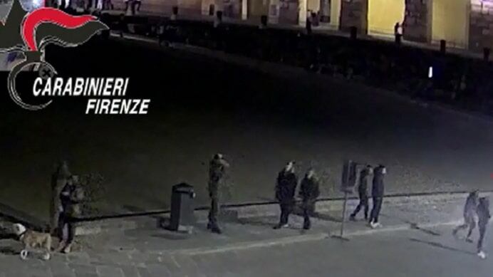 Rapinavano e picchiavano le vittime: la furia della baby gang