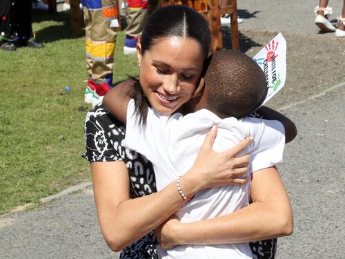 L'Africa "impazzisce" per Harry e Meghan