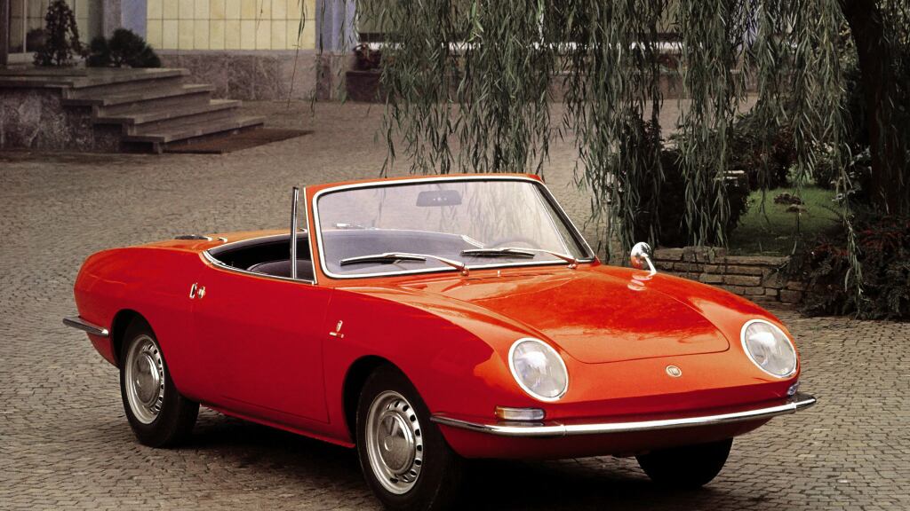 Fiat 850 Spider, spensieratezza a cielo aperto