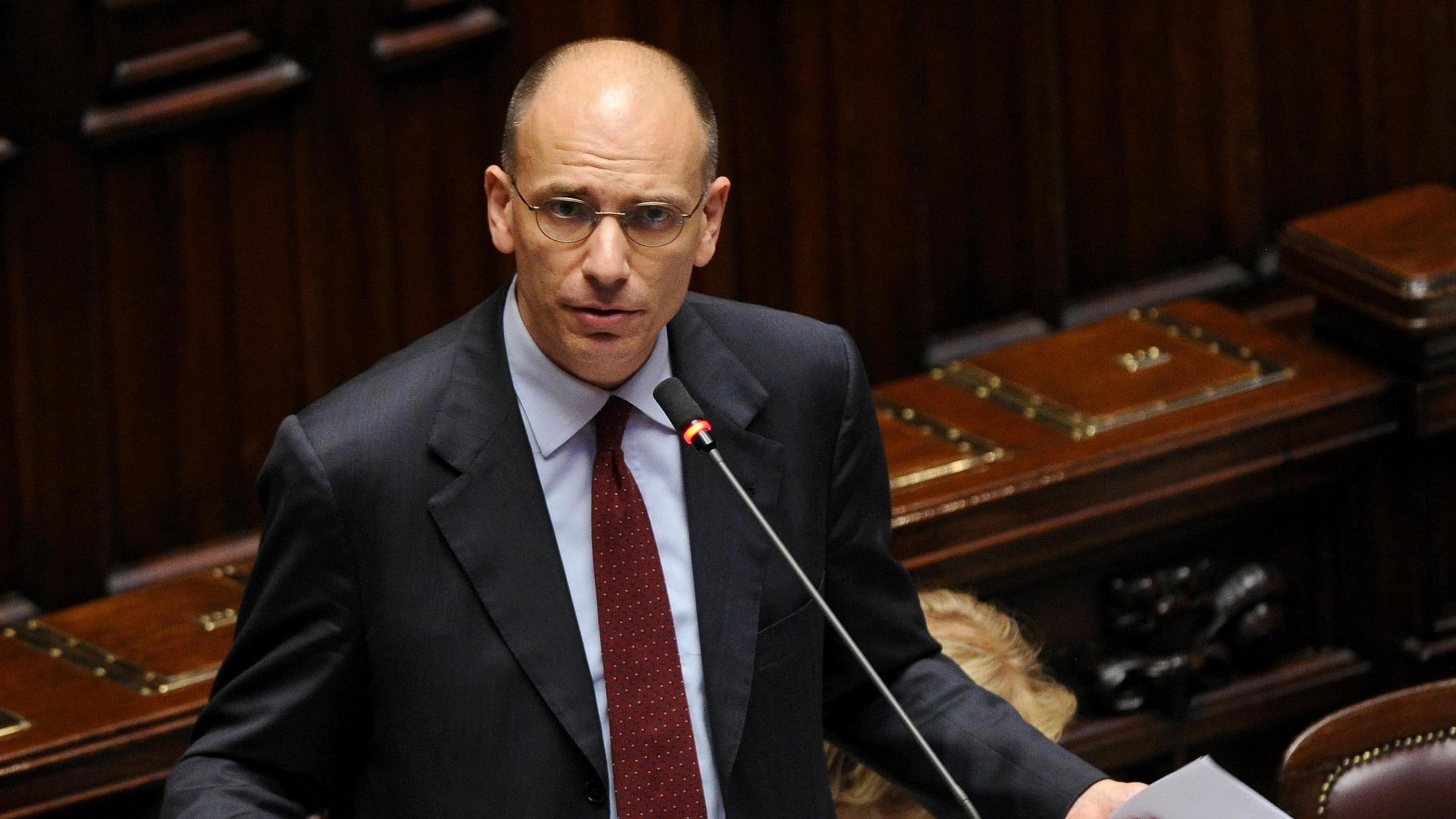 Lavoro, Letta: "Se non dà risposte la politica non è credibile"