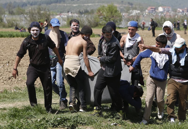 Migranti, scontri e feriti a Idomeni 6