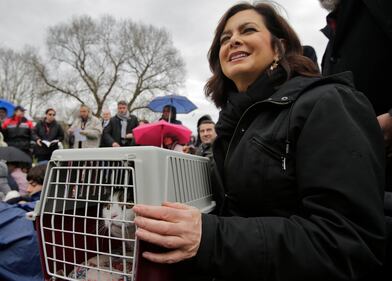 La Boldrini col gatto "Gigibillo" alla Festa degli animali 3