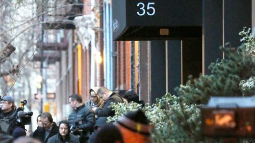 Polizia davanti all'appartamento di Philip Seymour Hoffman 1