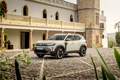 Dacia Duster 2024: guarda la gallery del nuovo SUV, anche ibrido o GPL 4