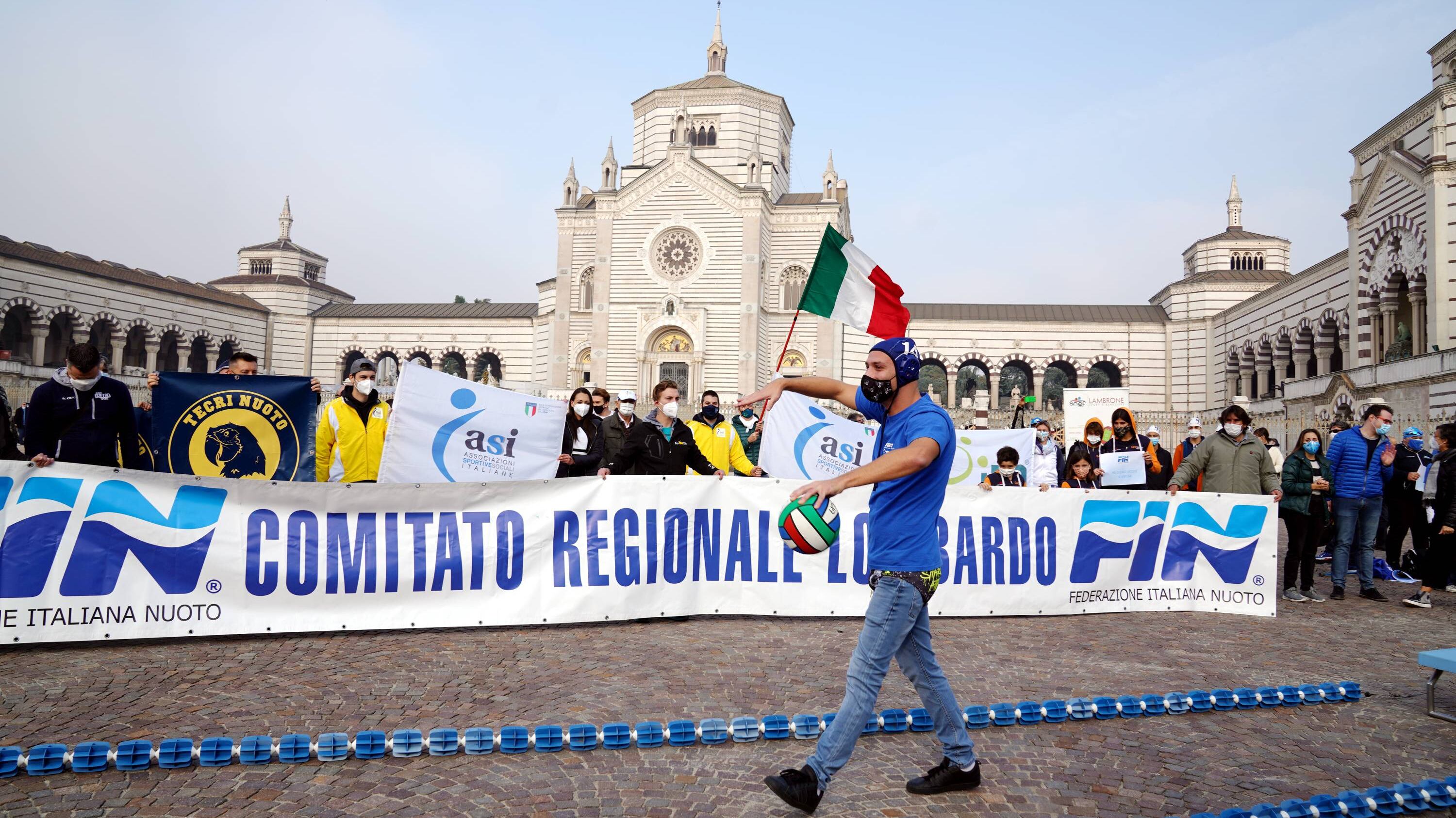 Dalla scuola agli sportivi in piazza la città che si oppone al lockdown