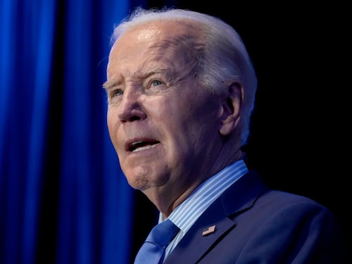 Nuova gaffe di Biden: scambia la Merkel con il defunto Kohl