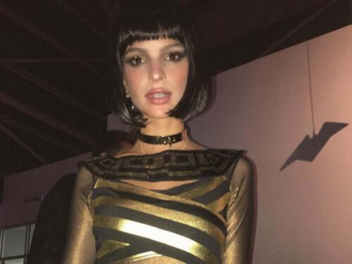 Emily Ratajkowski, Cleopatra bollente per Halloween