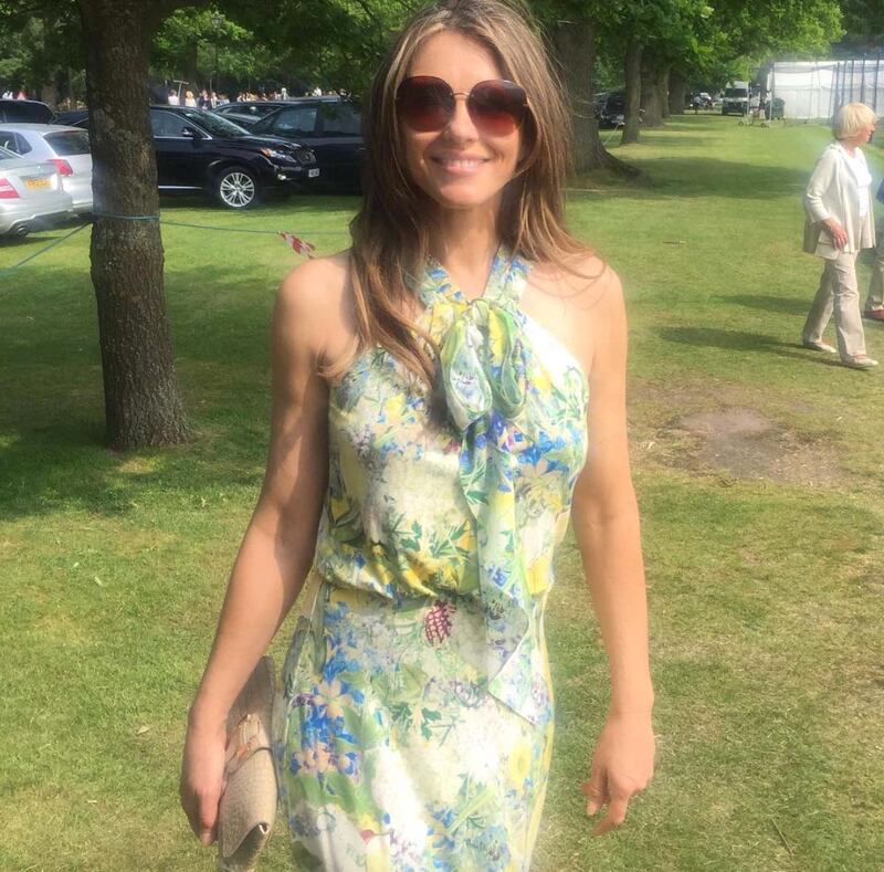 Liz Hurley sexy su Instagram 4