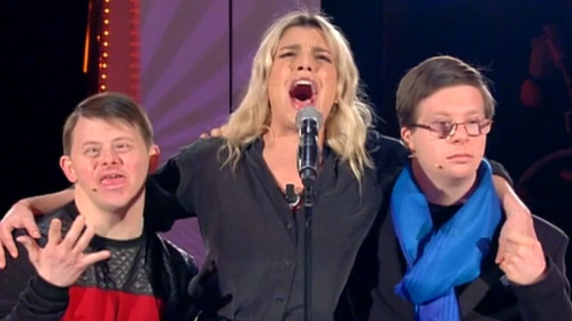 Emma rivede i fan dopo C'è posta per te: "Con chi mi sposo prima?"