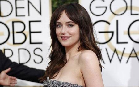 Dakota Johnson, sexy protagonista di 50 Sfumature 5