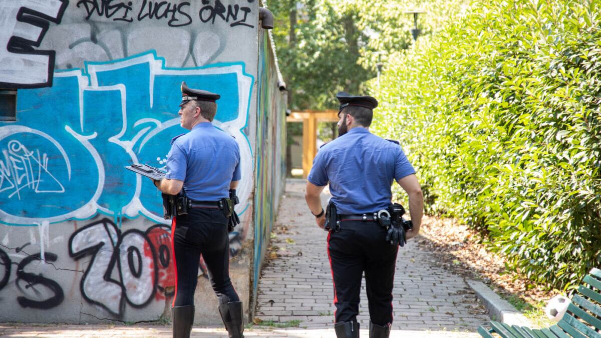 "Vieni, ti diamo la cocaina". Poi i tunisini la violentano