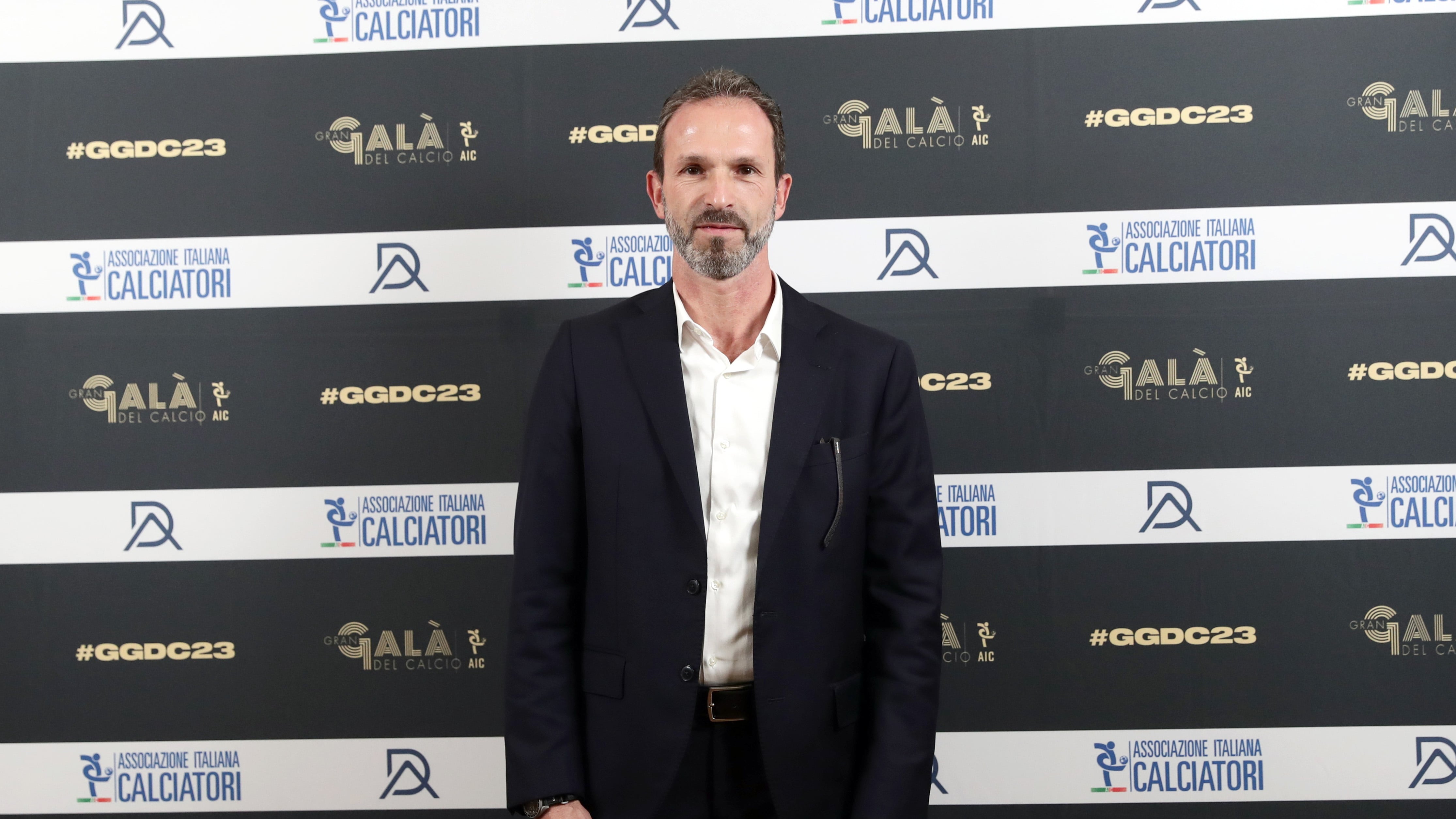 E i calciatori chiedono aiuto: "Non ce la facciamo più"
