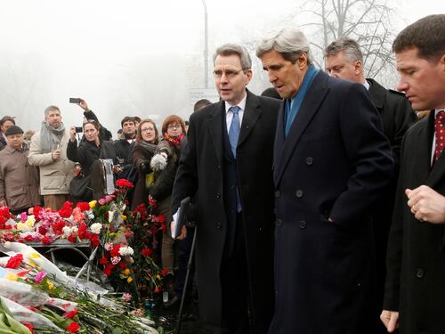 John Kerry al Maidan di Kiev