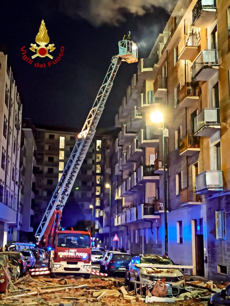 L'esplosione di una mansarda a Torino: cinque feriti  7