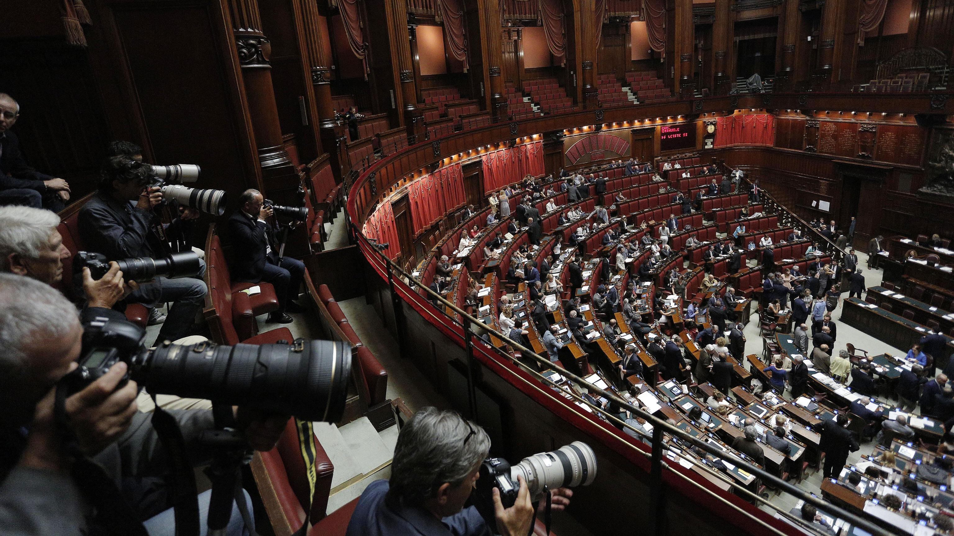 Caso Mediaset, il Pdl: "Senza mediazione Pd il governo non va avanti"