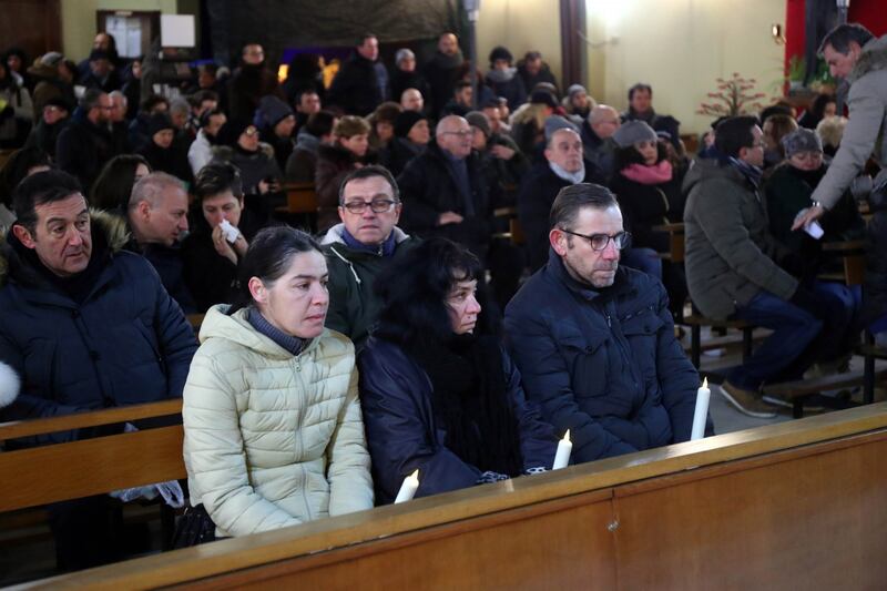 I genitori di Manuel alla fiaccolata per i coniugi uccisi 10