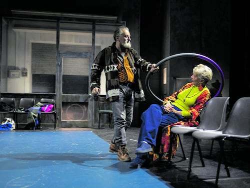 "Circle mirror transformation" di Binasco: cambiare vita grazie a una scuola di teatro