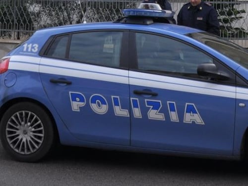 Inseguimento tra le strade di Ostia, feriti 2 agenti