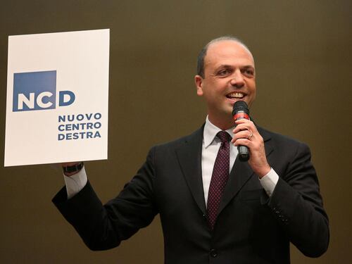 Il simbolo di Alfano scatena l'ironia della rete