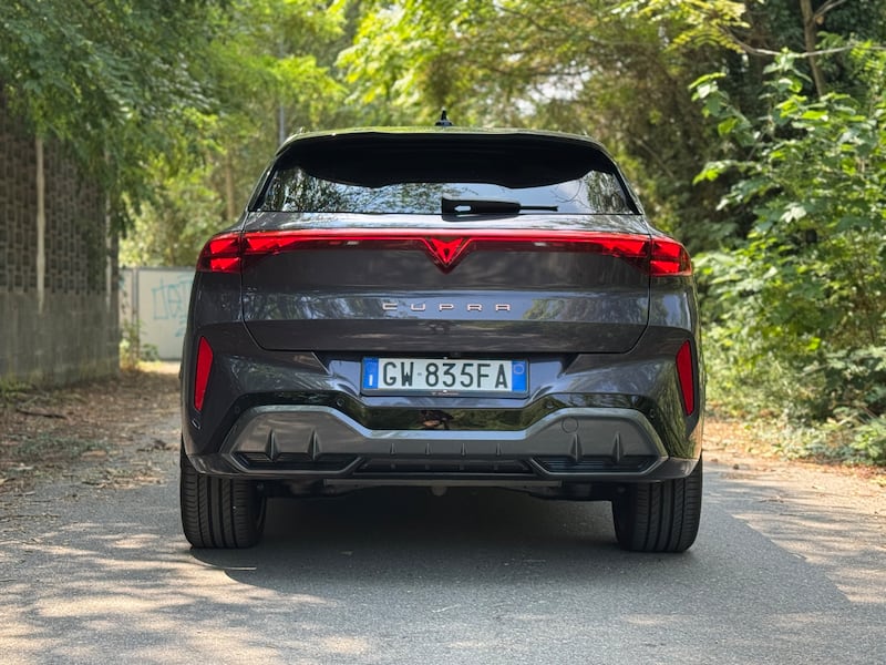 Cupra Terramar: guarda la gallery dell'ibrido da 272 CV 11
