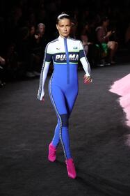 Il look di Adriana Lima in tutta alla New York Fashion Week 3