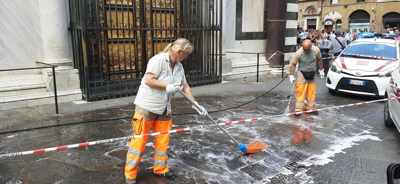Blitz di Ultima Generazione al Battistero di Firenze: cinque attivisti denunciati 8