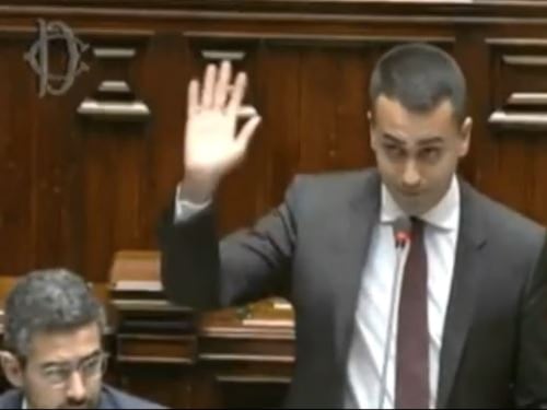 Di Maio va alla Camera e sbaglia (di nuovo) il congiuntivo