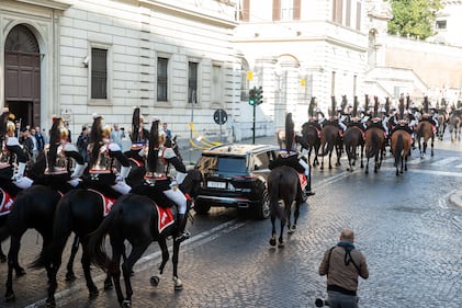 Papa Leone XIV in visita al Quirinale 9