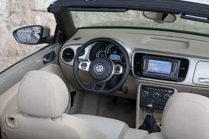 Volkswagen Maggiolino Cabriolet 4