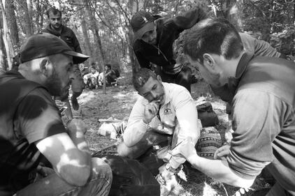I profughi forzano il muro di Orbàn 4