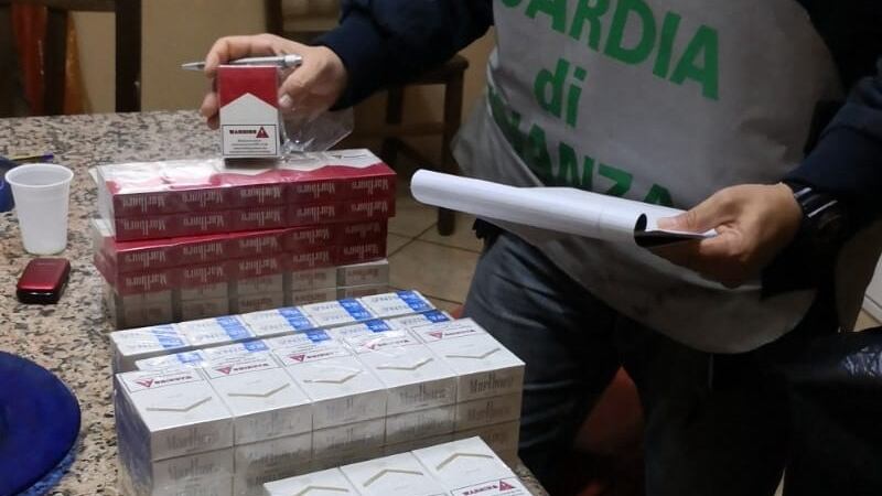 Sgominata una banda di contrabbandieri di sigarette con il reddito di cittadinanza