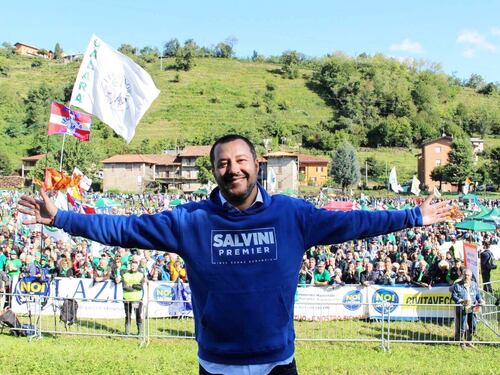 Pontida, Salvini suona la carica: "Andremo avanti anche senza soldi. Parte la marcia verso il governo"